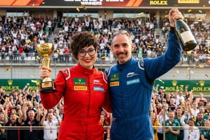 Efecto F1 Podium de fotomatón con IA